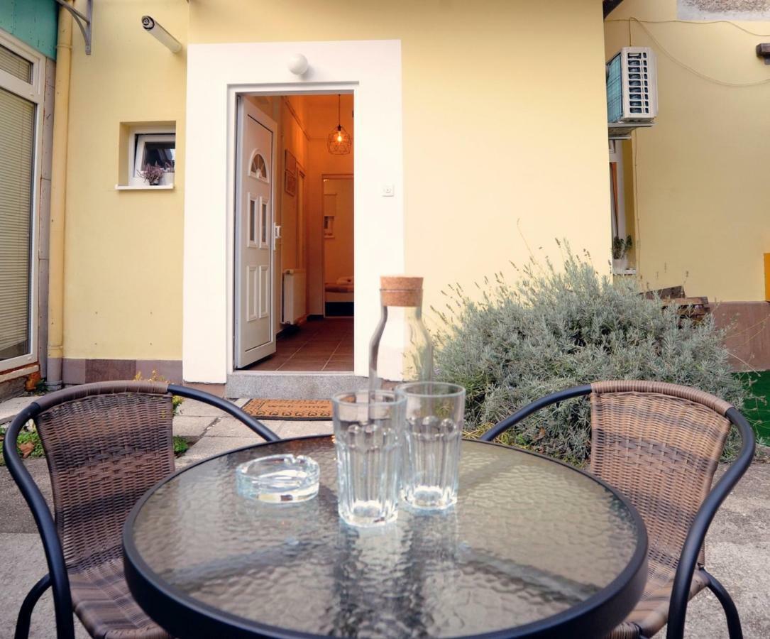Garden Town Appartement Zagreb Buitenkant foto
