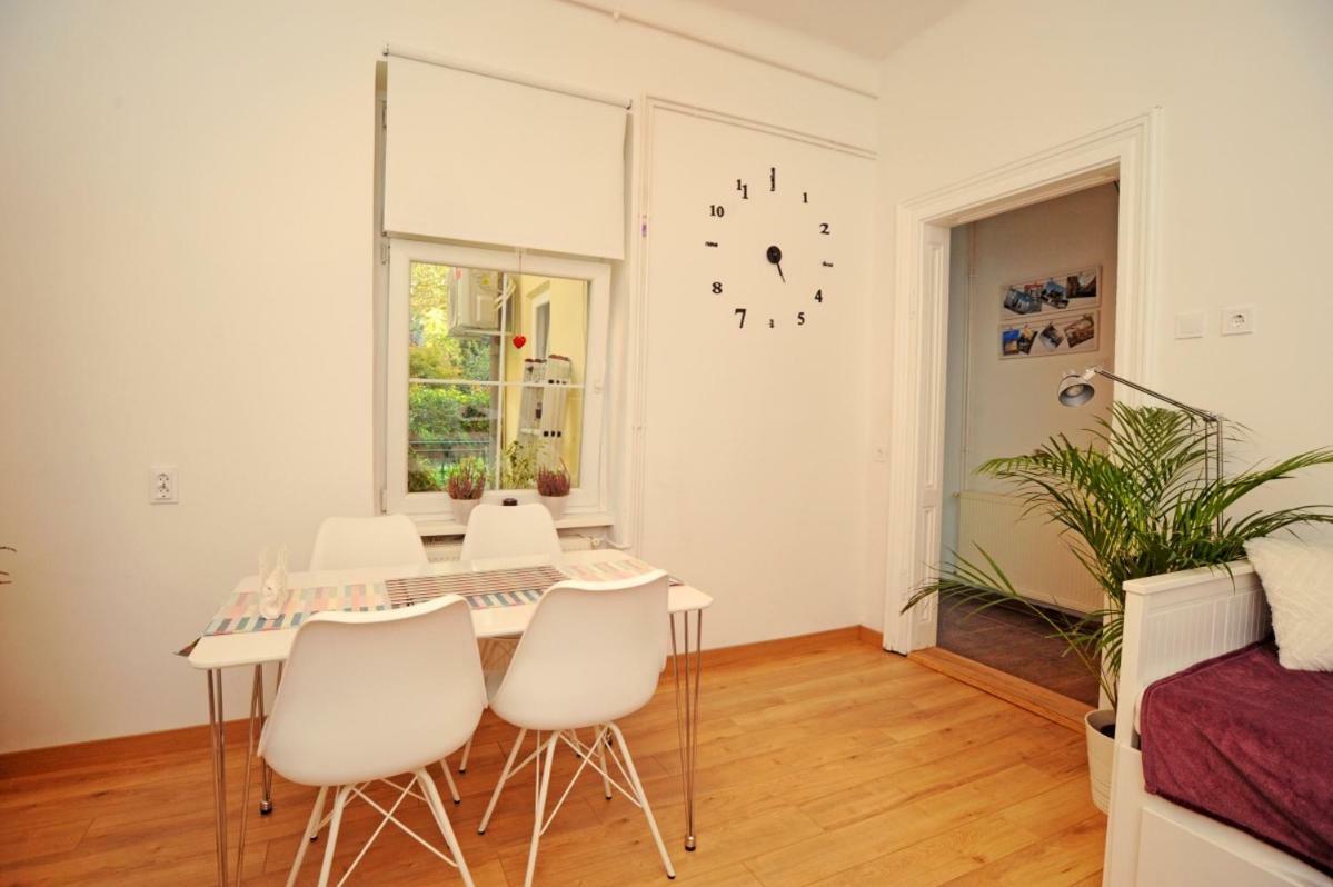 Garden Town Appartement Zagreb Buitenkant foto
