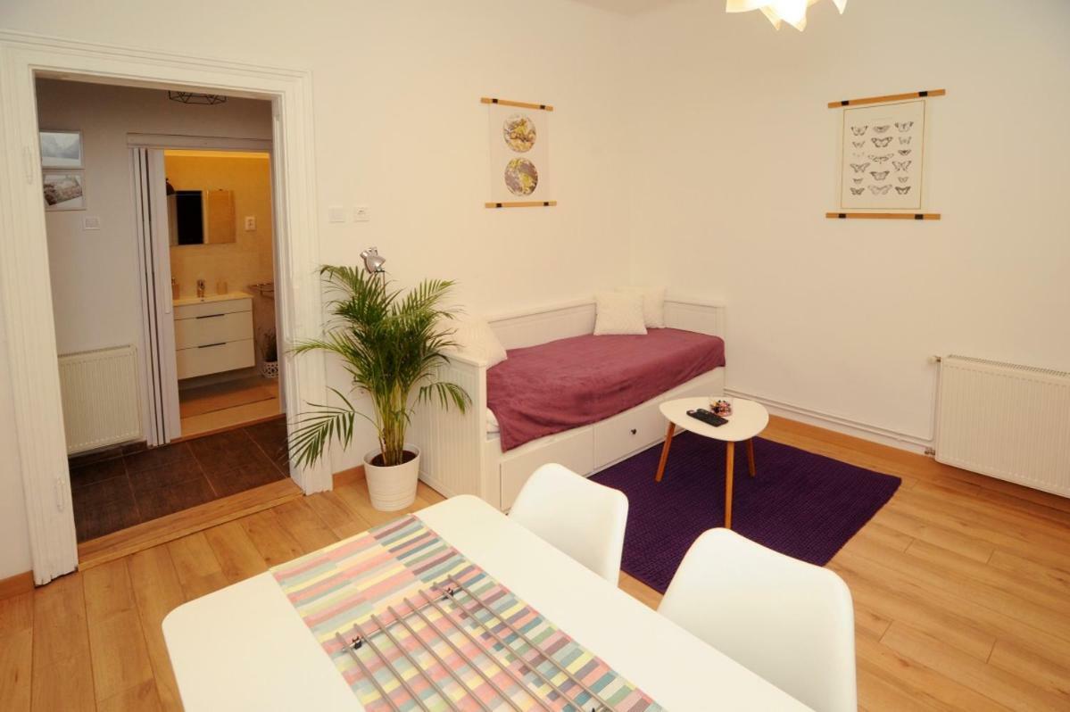 Garden Town Appartement Zagreb Buitenkant foto